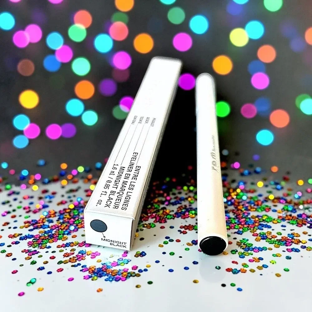 r.e.m. beauty At The Borderline Eyeliner Marker in MIDNIGHT BLACK NIB 0.05 Fl Oz